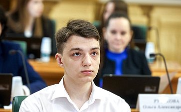 Круглый стол на тему «Интеллектуальная собственность в материальном выражении: мода, промышленный дизайн, архитектура»
