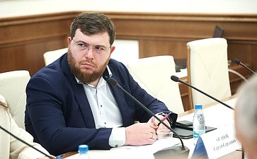 Заседание рабочей группы по рассмотрению проекта ФЗ № 872405–8 «О внесении изменений в статью 10 ФЗ «Об основах государственного регулирования торговой деятельности в Российской Федерации»