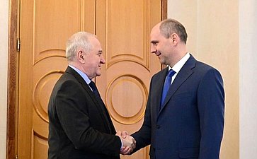 Встреча председателя Комитета Совета Федерации по обороне и безопасности Владимира Булавина с врио губернатора Свердловской области Денисом Паслером