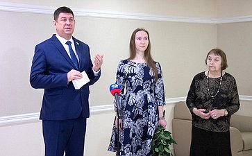 Выставка гобеленов Н. Озерной в Совете Федерации