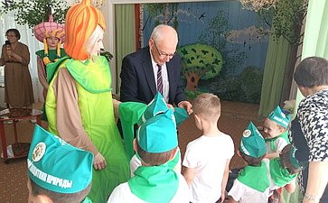 Сенаторы приняли участие в мероприятиях Всероссийского дня эколят в регионах РФ