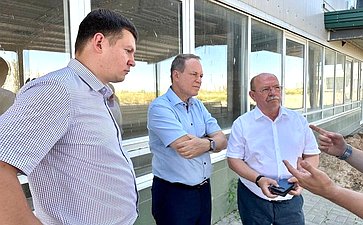Александр Башкин и Геннадий Орденов посетили российско-казахстанский автомобильный пограничный пункт пропуска Караузек