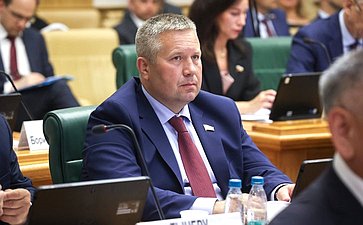 Денис Гусев