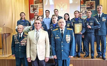 Николай Федоров поздравил спасателей Чувашии с Днем России