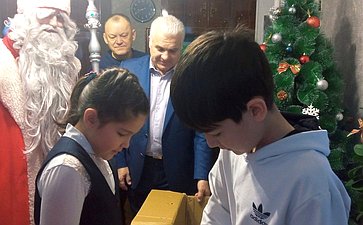 Сергей Мартынов принял участие во Всероссийской благотворительной акции «Елка желаний»
