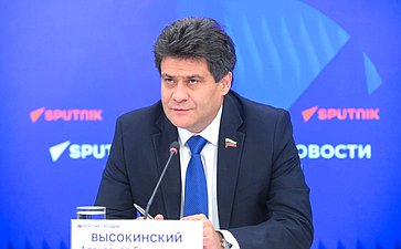В международном мультимедийном пресс-центре Медиагруппы «Россия сегодня» Александр Высокинский принял участие в пресс-конференции на тему «Инфраструктура для жизни: взгляд законодателей»