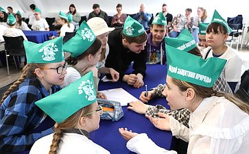 На XI Невском международном экологическом конгрессе впервые в рамках Всероссийского природоохранного социально-образовательного проекта «Эколята» состоялся Экологический турнир «Удивительное рядом»
