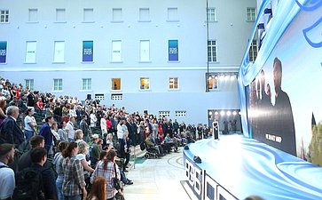 XXVIII Петербургский международный экономический форум (ПМЭФ’25). Показ международного конкурса адаптивной моды «На крыльях»