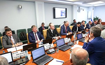 Совещание Комитета Совета Федерации по экономической политике «Импортонезависимость в сфере информационных технологий: лучшие практики разработки и использования российского программного обеспечения»