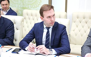 Заместитель Председателя СФ Юрий Воробьев провел совещание по подготовке и проведению российско — белорусского патриотического проекта «Непокорённые»