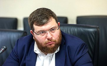 Совещание Комитета СФ по аграрно-продовольственной политике и природопользованию «Проблемы и перспективы развития автоматизированной торговли в Российской Федерации – качество воды в розлив»