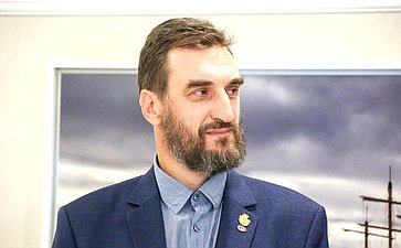 Открытие в Совете Федерации выставки индустриальных пейзажей, посвященной Дню машиностроителя