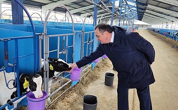 Николай Федоров посетил одно из крупнейших агропредприятий Чувашии