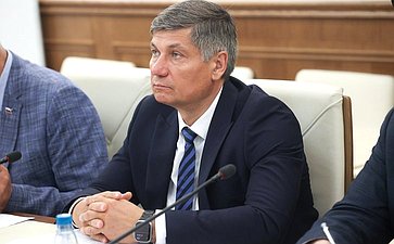 Совещание Комитета Совета Федерации по аграрно-продовольственной политике и природопользованию на тему «О ходе строительства судов рыбопромыслового флота в рамках первого и второго этапов предоставления инвестиционных квот добычи водных биоресурсов»