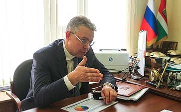 Анатолий Артамонов провел рабочую встречу с Владимиром Владимировым