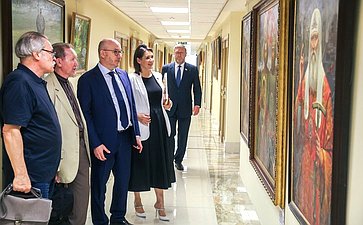 В Совете Федерации состоялось торжественное открытие персональной выставки Ф. Москвитина «Династия Романовых»