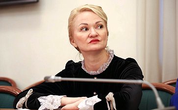 Сенаторы обсудили успешные практики и предложения по развитию НКО