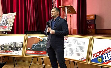 Айрат Гибатдинов представил фотовыставку учащимся колледжа