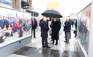 Председатель Совета Федерации Валентина Матвиенко приняла участие в открытии фотовыставки «Совет Федерации в объективе ТАСС», посвященной 30-летию Совета Федерации