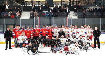 Валентина Матвиенко посетила тренировку команды по следж-хоккею из Санкт-Петербурга, в составе которой ветераны СВО