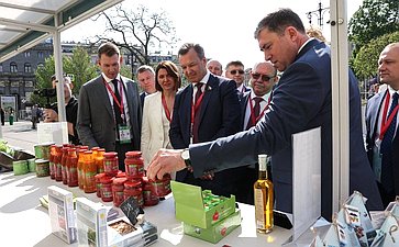 Открытие ярмарки Российской экологической продукции в рамках X Невского международного экологического конгресса