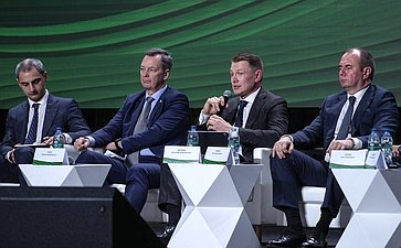 Сенаторы приняли участие в первой федеральной конференции «Малому бизнесу – большую полку» в Санкт-Петербурге