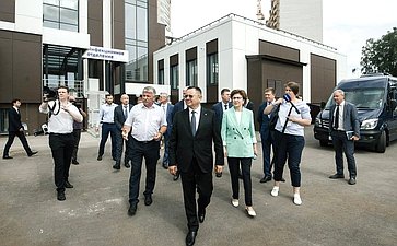 Заместитель Председателя СФ Галина Карелова, Министр строительства и ЖКХ РФ Ирек Файзуллин и губернатор Воронежской области Александр Гусев обсудили ход строительства инфраструктурных проектов в регионе