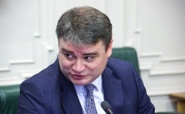 Заседание Комитета Совета Федерации по экономической политике на тему «О ходе подготовки «правительственного часа» по вопросу «О мерах по обеспечению технологического суверенитета РФ» 593-го заседания СФ»
