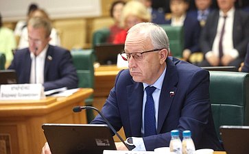 Валерий Радаев