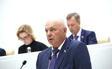Андрей Шохин
