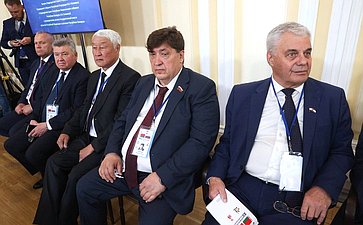 Встреча Председателя СФ Валентины Матвиенко и Председателя Совета Республики Национального собрания Республики Беларусь Натальи Кочановой с руководителями органов государственной власти субъектов Российской Федерации и регионов Республики Беларусь
