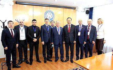 Делегация Совета Федерации принимает участие в наблюдении за выборами Президента Киргизской Республики