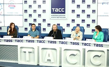 Маргарита Павлова приняла участие в пресс-конференции, посвященной проведению Всероссийского парада семьи в День семьи, любви и верности