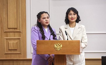 В Совете Федерации наградили лидеров ХII Всероссийской акции «Добровольцы – детям»
