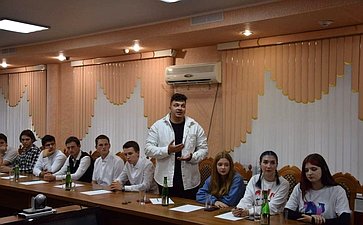 Николай Семисотов и Сергей Горняков приняли участие во встрече с представителями молодежи и студенческого сообщества городского округа город Михайловка