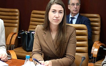 Совещание Комитета Совета Федерации по федеративному устройству, региональной политике, МСУ и делам Севера на тему «Совершенствование преференциальных режимов ДФО и Арктики для развития транспортно-логистической отрасли»