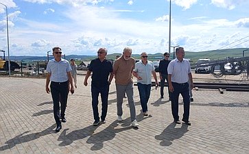 Баир Жамсуев в ходе рабочей поездки в регион проверил ход строительных и ремонтных работ в посёлке Агинское