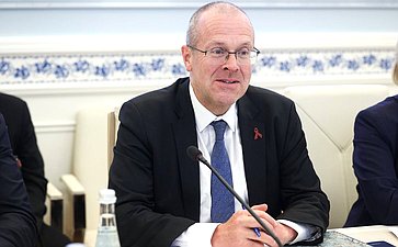 Встреча заместителя Председателя Совета Федерации Инны Святенко с директором Европейского регионального бюро Всемирной организации здравоохранения