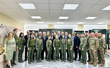 В рамках выездного заседания Комитета СФ по обороне и безопасности сенаторы посетили Центр военно-спортивной подготовки ВОИН