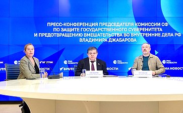 В международном мультимедийном пресс-центре Медиагруппы «Россия сегодня» состоялась пресс-конференция Владимира Джабарова по итогам презентации на пленарном заседании Совета Федерации ежегодного доклада Комиссии СФ по защите государственного суверенитета
