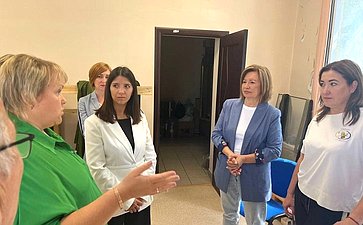 Марина Сидухина посетила добровольческое волонтерское движение «Всё для Фронта! Всё для Победы!» в Новокуйбышевске