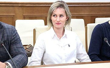 Встреча Натальи Мельниковой с активистами молодежного землячества Псковской области