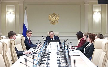 Совещание Комитета Совета Федерации по социальной политике с участием Общественной палаты РФ на тему «Актуальные вопросы государственной поддержки семей с детьми в субъектах РФ»