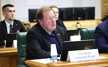 Александр Русаков