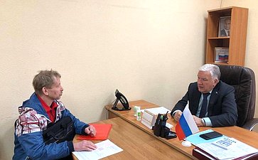 Михаил Белоусов провел мониторинг строительства и капитального ремонта школ в регионе
