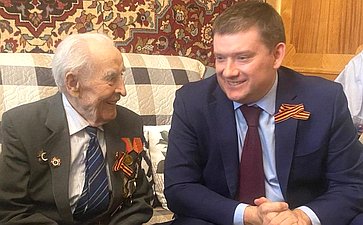 Николай Журавлев в ходе рабочей поездки в регион встретился с ветеранами
