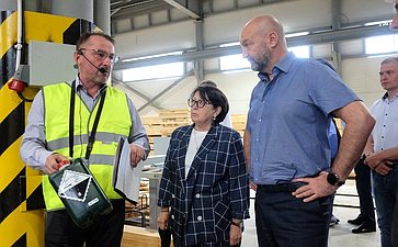 Сенаторы посетили деревоперерабатывающие предприятия в Кировской области