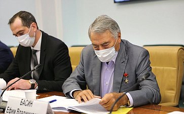 «Круглый стол» на тему «Перспективы развития индустриального метода строительства индивидуальных жилых домов»