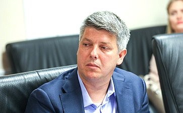 Совещание Комитета СФ по аграрно-продовольственной политике и природопользованию «Проблемы и перспективы развития автоматизированной торговли в Российской Федерации – качество воды в розлив»