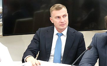 Круглый стол Комитета Совета Федерации по конституционному законодательству и государственному строительству «Адвокатура как платформа для профессионализации судебного представительства»
